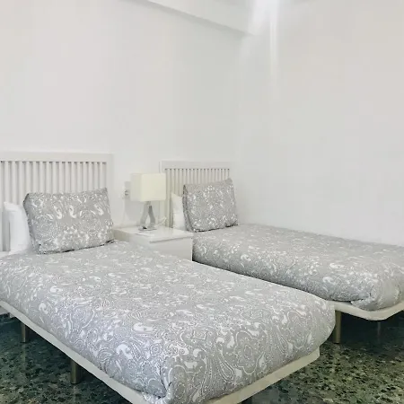 Center & Terrace By Ele Apartman *