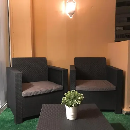 Center & Terrace By Ele Apartman *